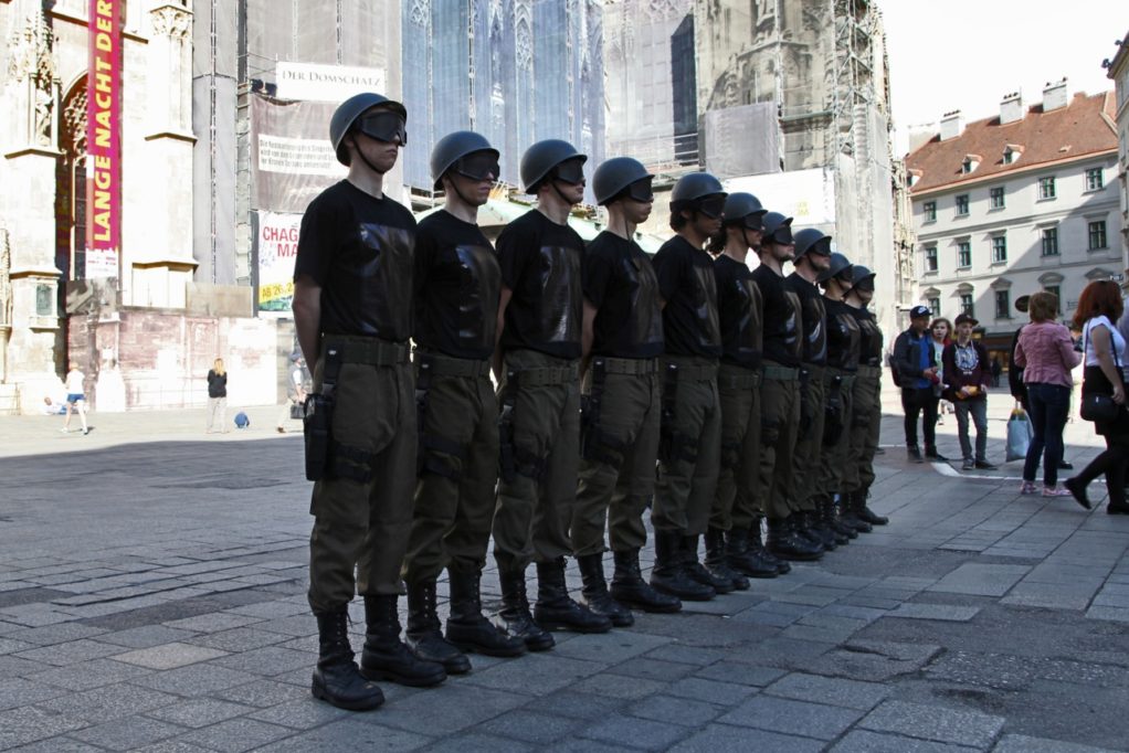 "МИР - МИРУ - FRIEDE" performance, Stephansplatz, June 1th